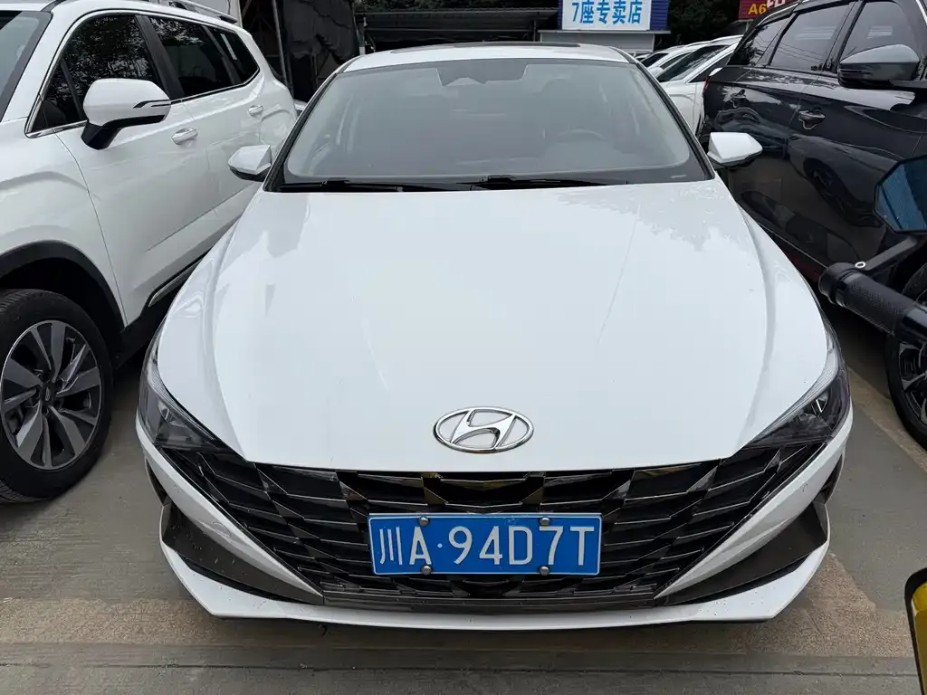 Hyundai Elantra — фото 2