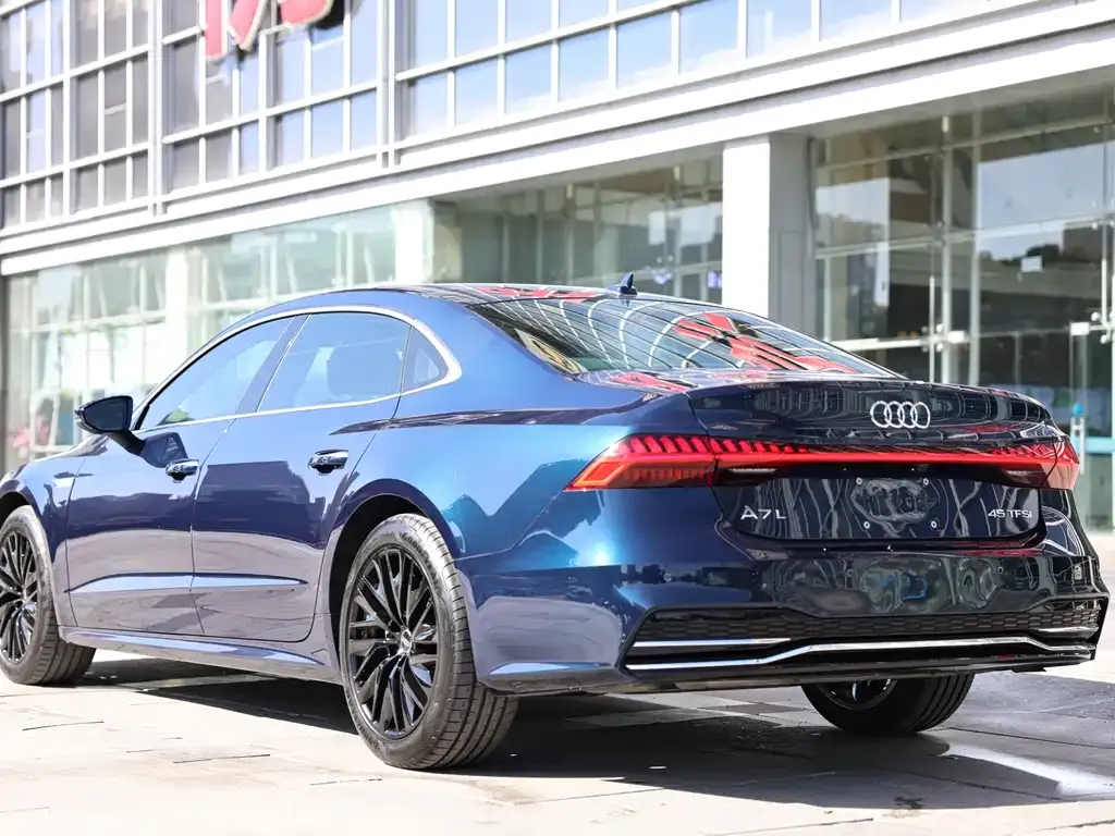 Audi A7L — фото 5