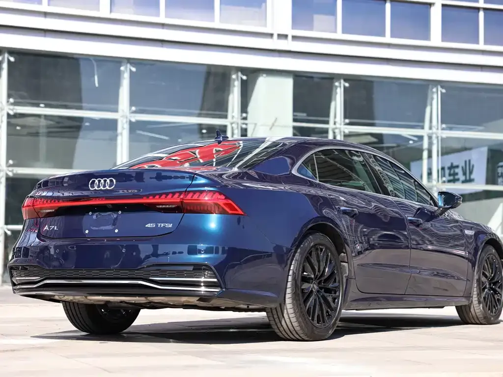 Audi A7L — фото 6