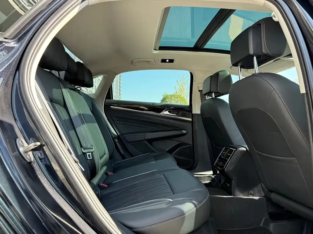 Volkswagen Passat — фото 10
