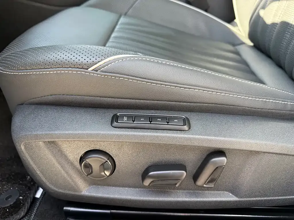 Volkswagen Passat — фото 8