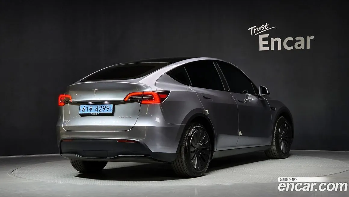 Tesla Model Y — фото 2
