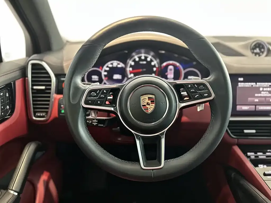 Porsche Cayenne — фото 10