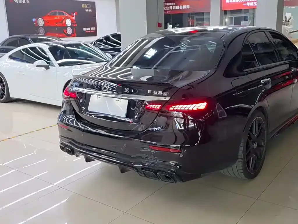 Mercedes-Benz E-Class AMG — фото 6