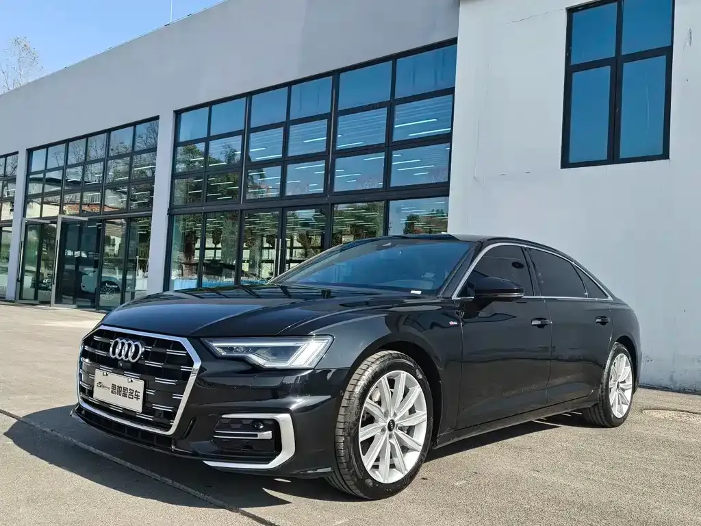 Audi A6L — фото 1