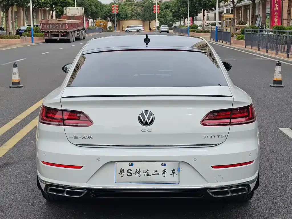 Volkswagen CC — фото 8