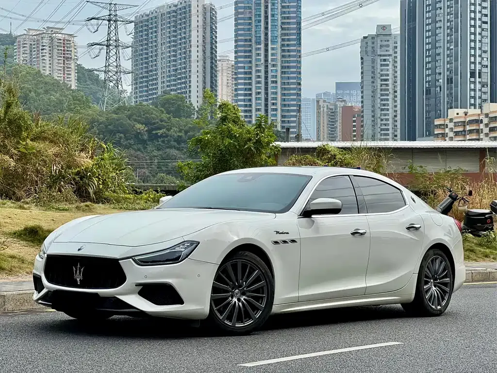 Maserati Ghibli — фото 1