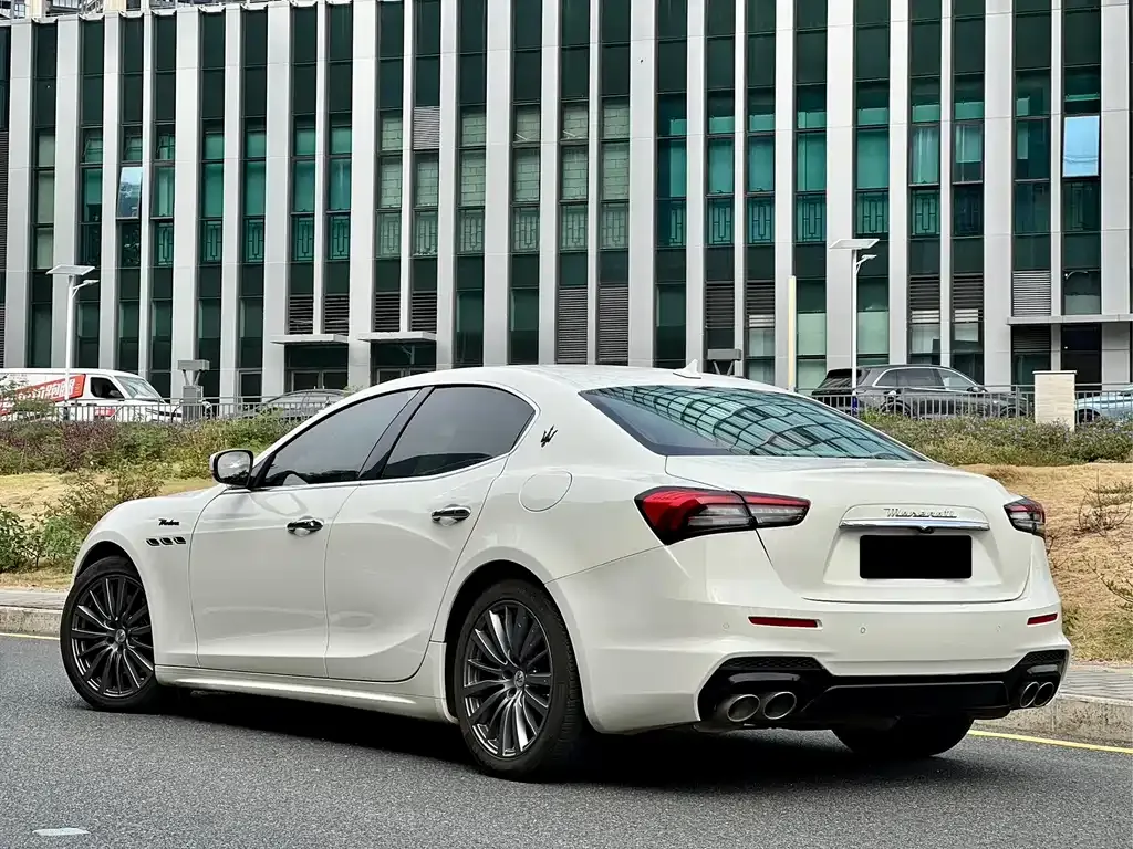 Maserati Ghibli — фото 9