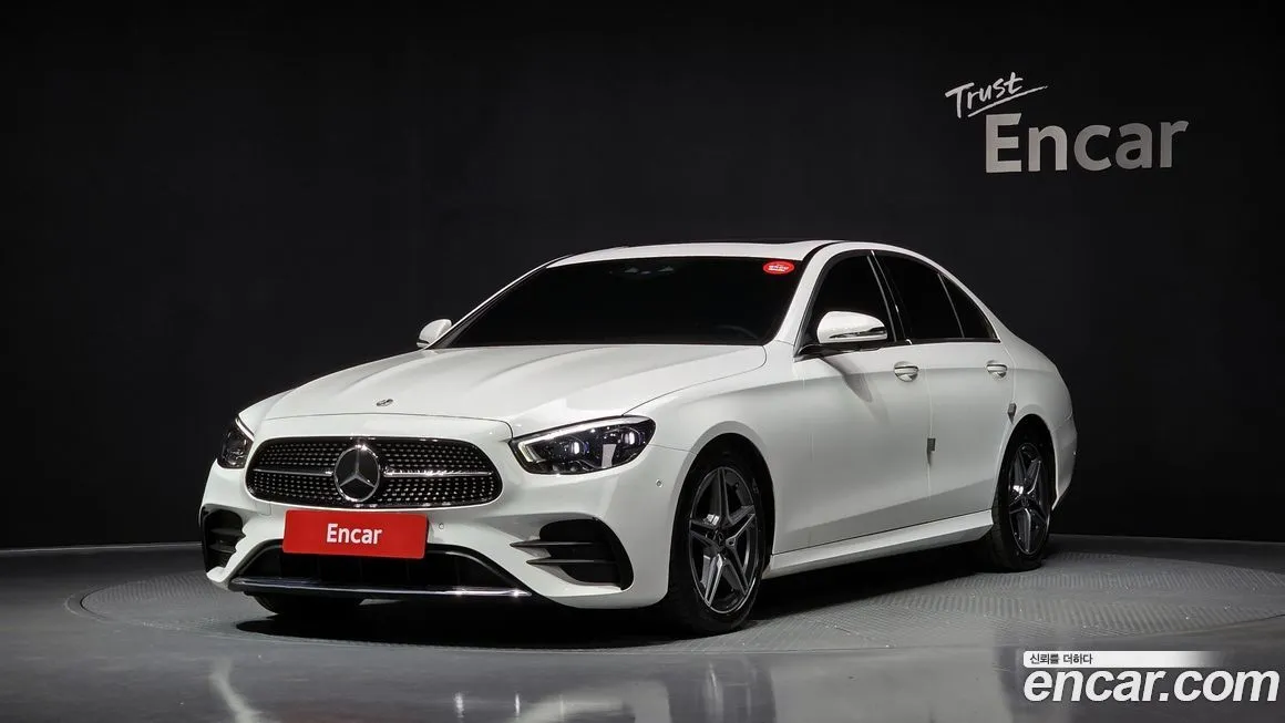Mercedes-Benz E-Class — фото 1