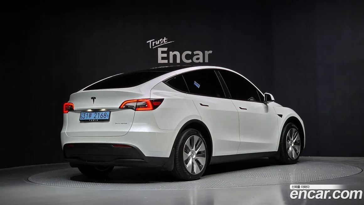 Tesla Model Y — фото 2