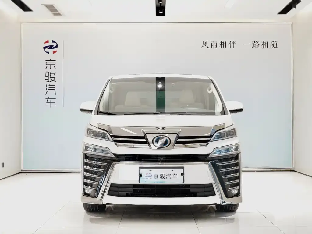 Toyota Vellfire — фото 2