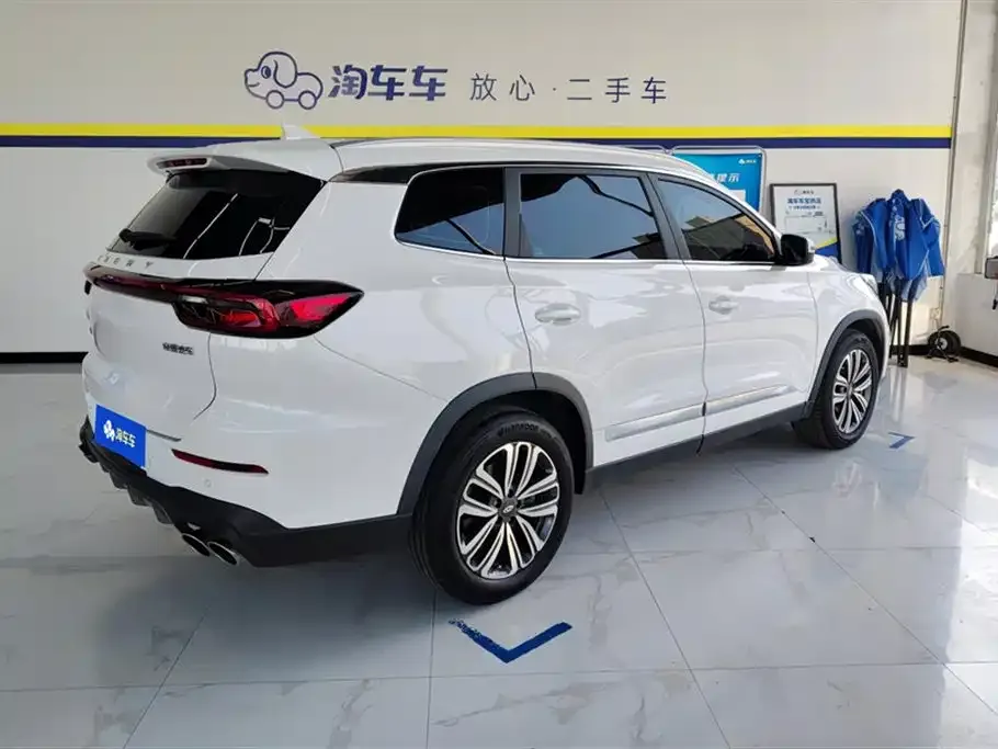 Chery Tiggo 8 — фото 3