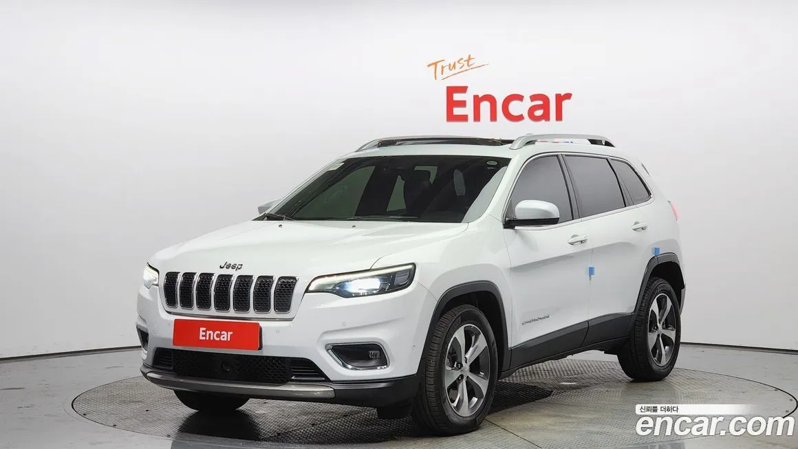 Jeep Cherokee — фото 1