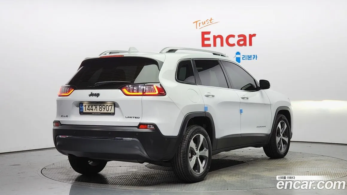Jeep Cherokee — фото 2