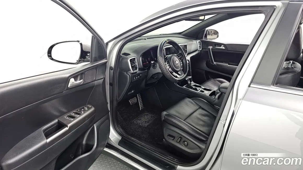 Kia Sportage — фото 10