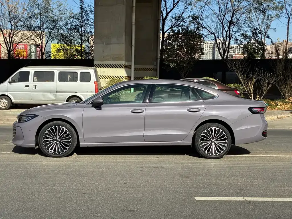 Volkswagen Passat — фото 4