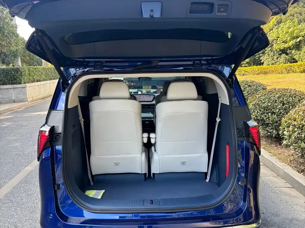 Buick GL8 Hybrid — фото 7