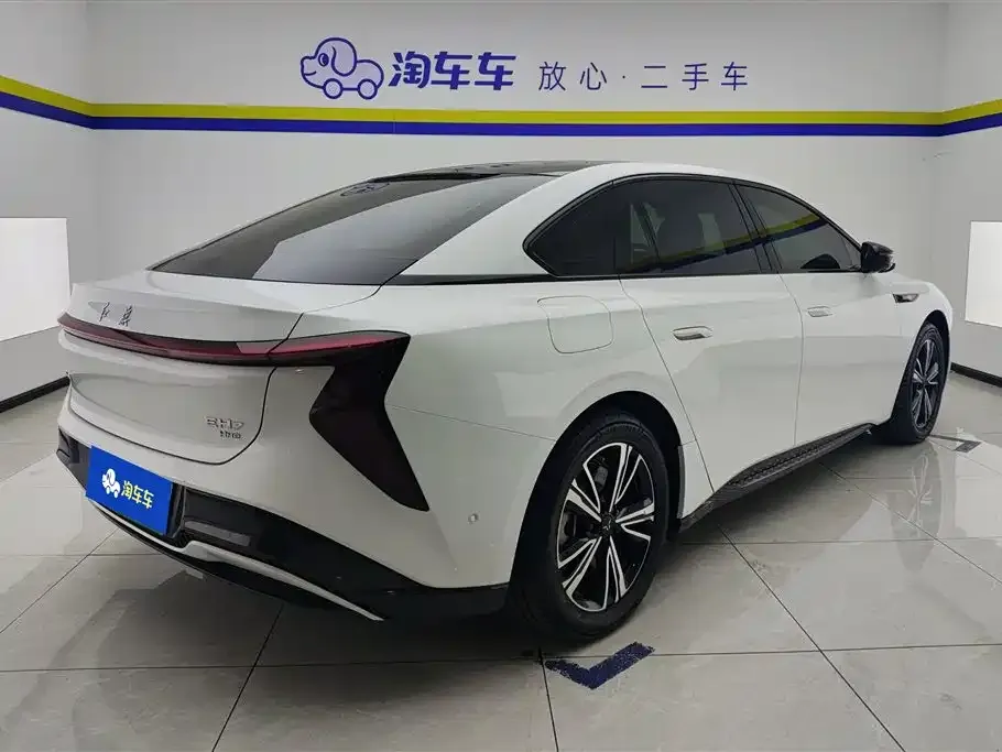 Hongqi EH7 — фото 3