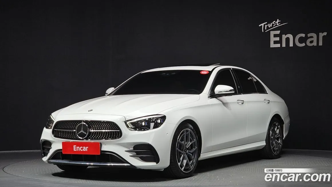 Mercedes-Benz E-Class — фото 1