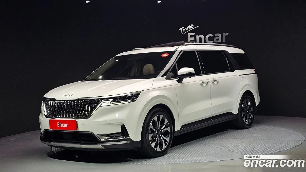 Kia Carnival — фото 1