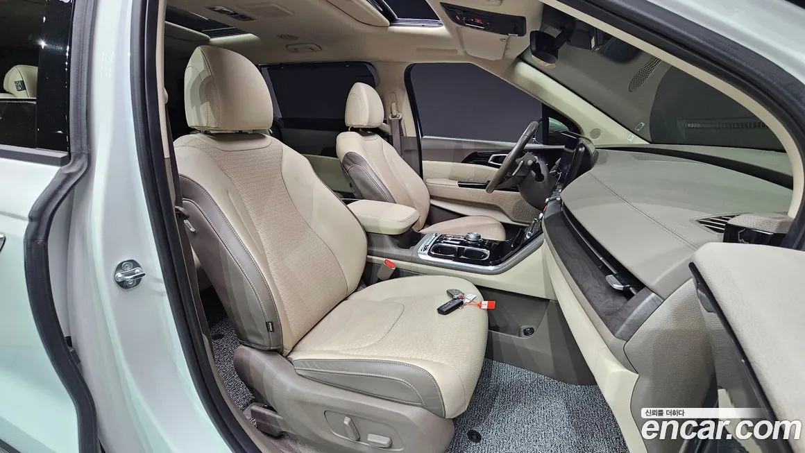 Kia Carnival — фото 10