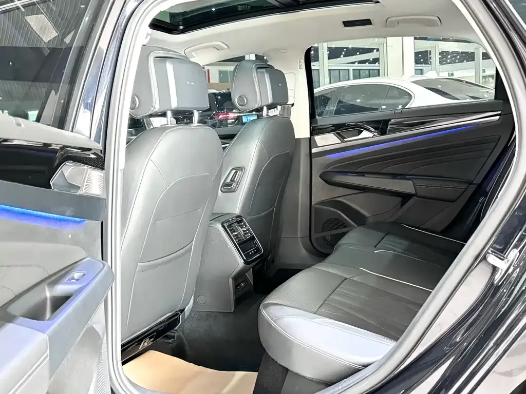 Volkswagen Passat — фото 6