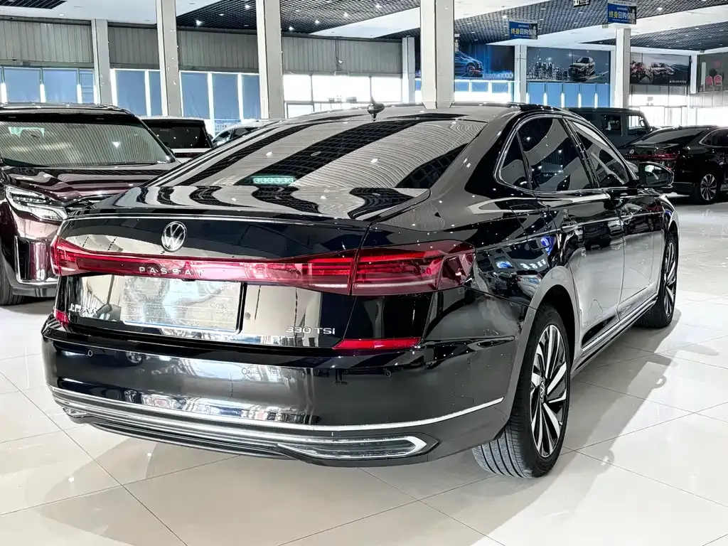 Volkswagen Passat — фото 7