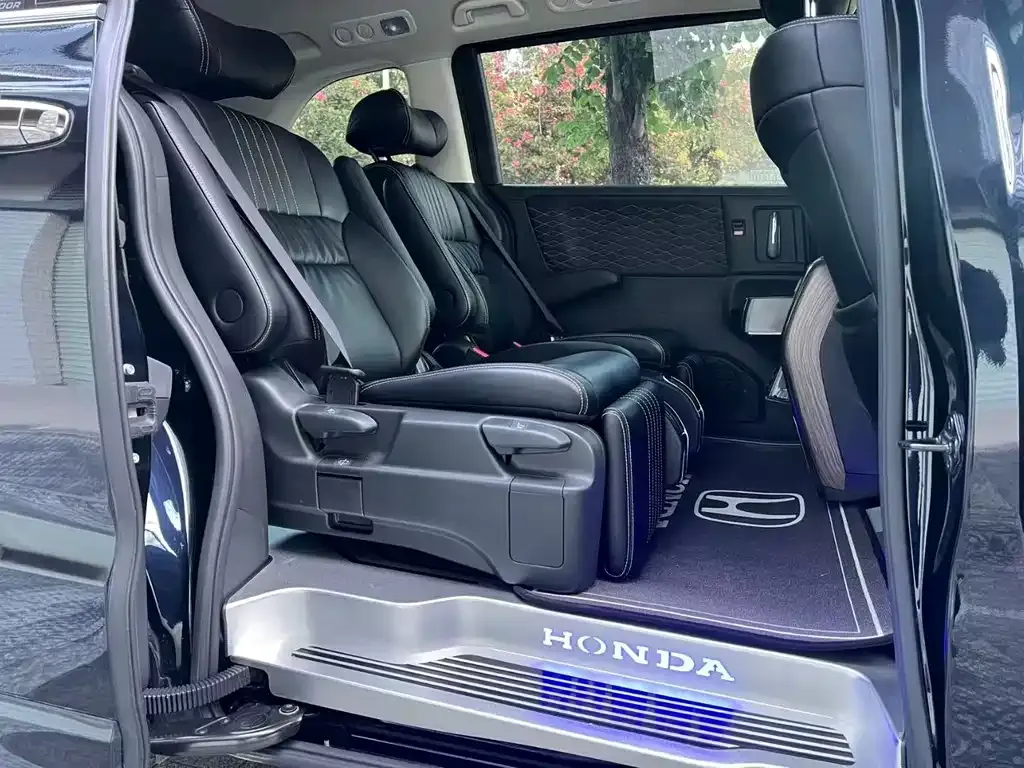 Honda Odyssey — фото 10