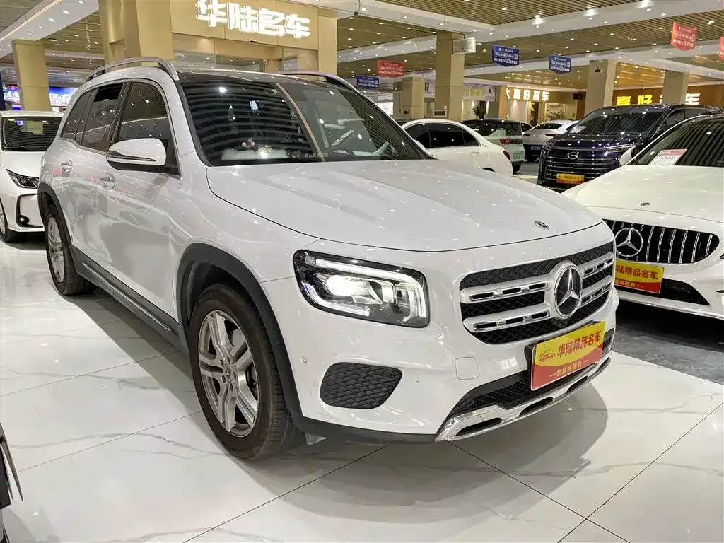 Mercedes-Benz GLB — фото 2