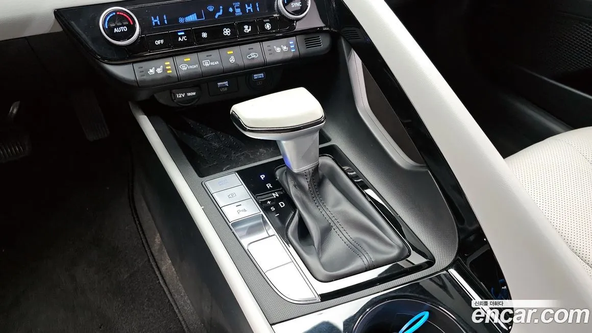 Hyundai AVANTE — фото 9