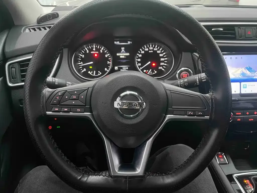 Nissan Qashqai — фото 8