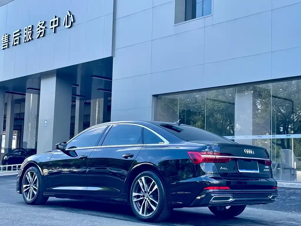Audi A6L — фото 10