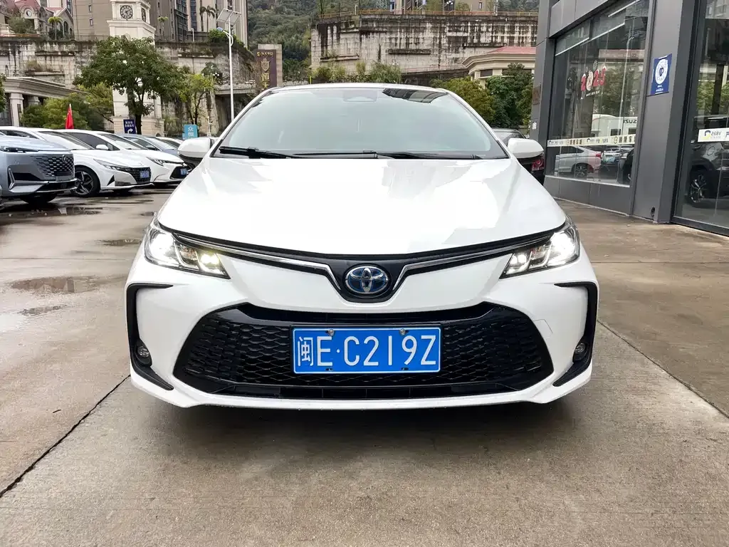 Toyota Corolla — фото 3
