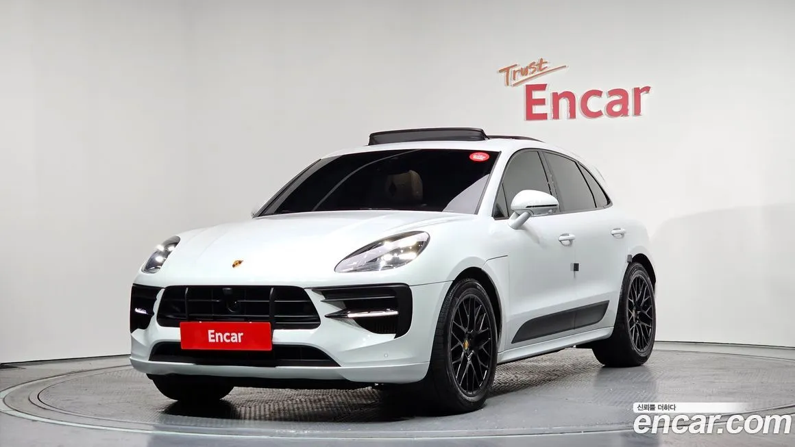 Porsche Macan — фото 1