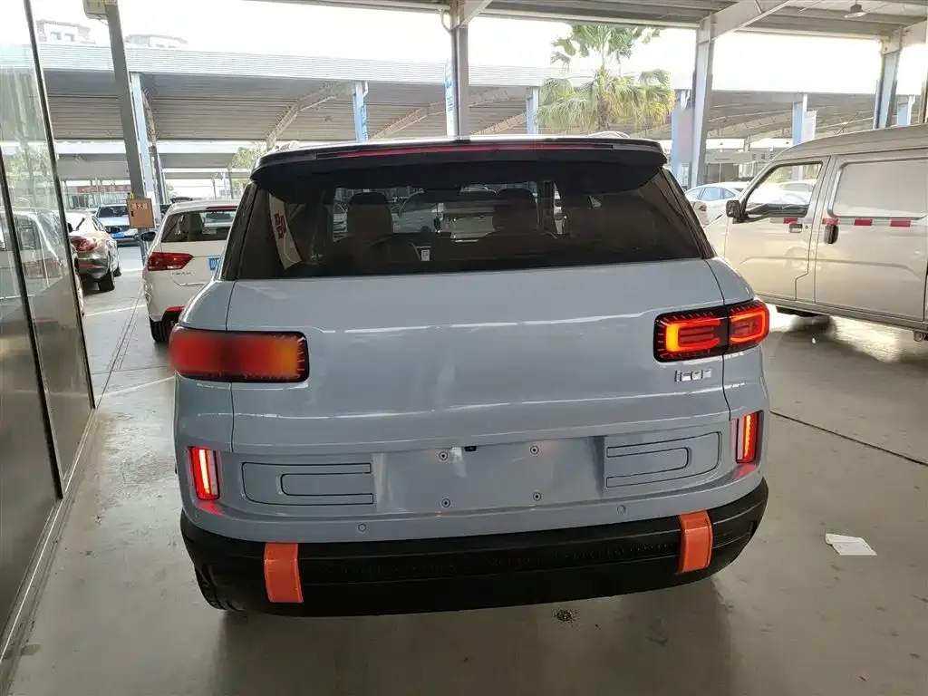 Geely Icon — фото 6