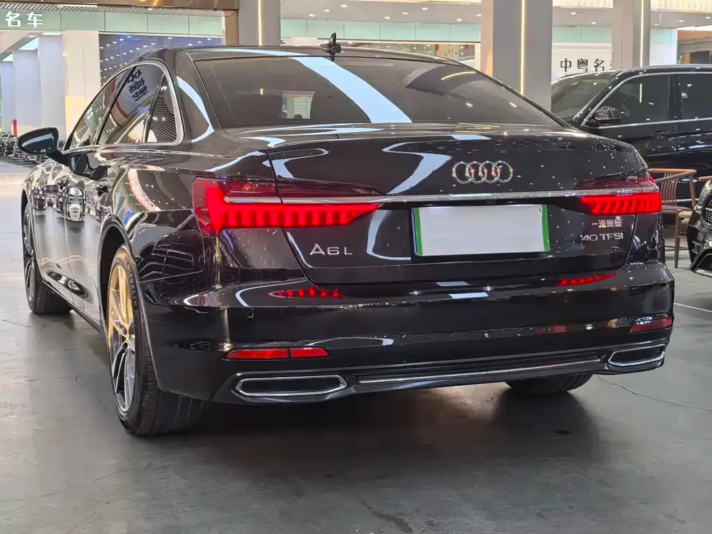Audi A6L — фото 10