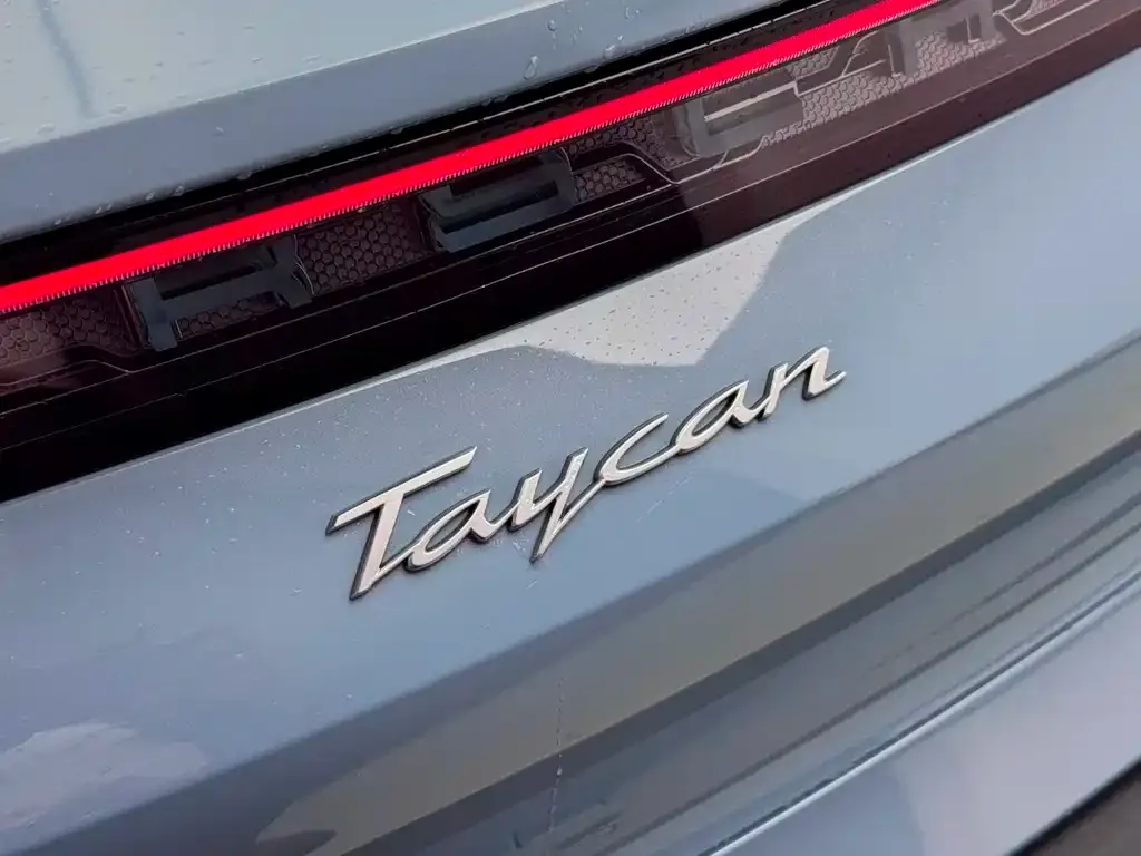 Porsche Taycan — фото 6