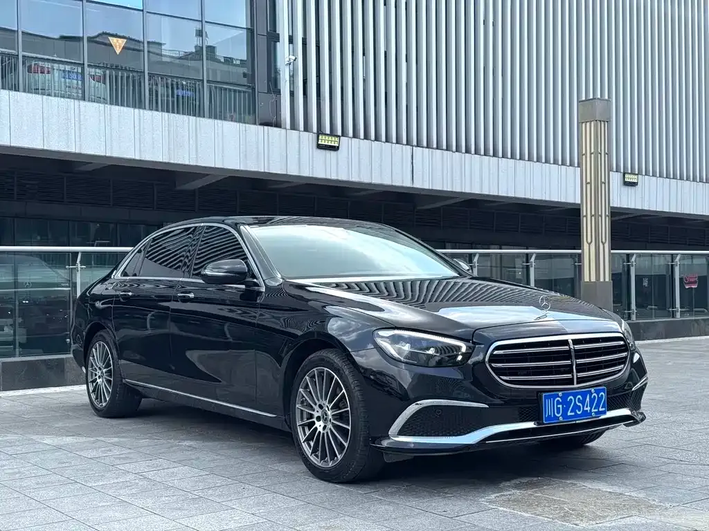 Mercedes-Benz E-Class — фото 3