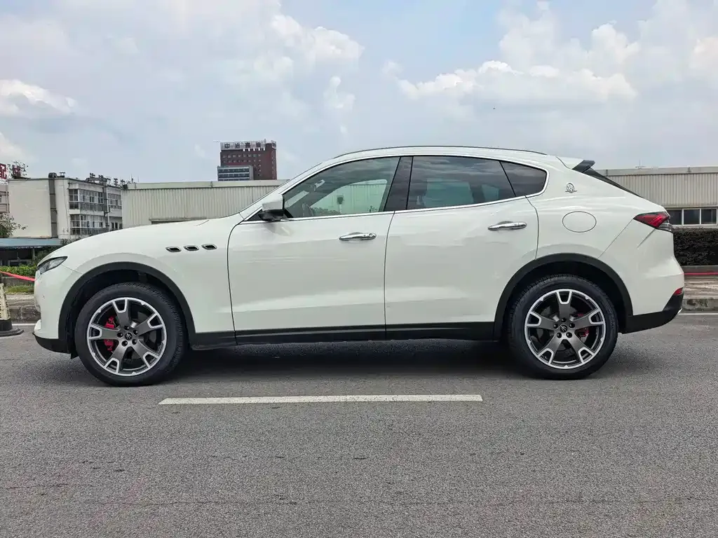 Maserati Levante — фото 2