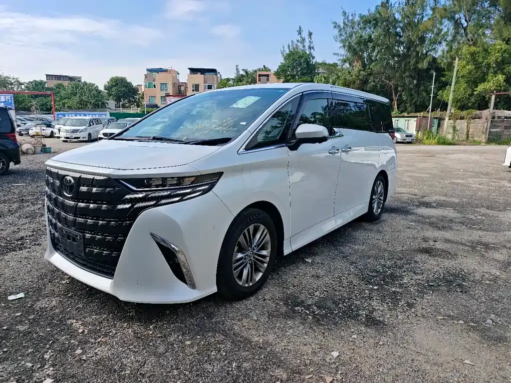 Toyota Alphard — фото 3