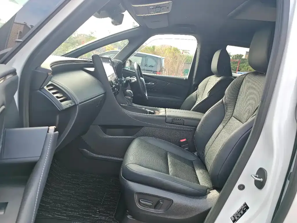 Toyota Alphard — фото 8