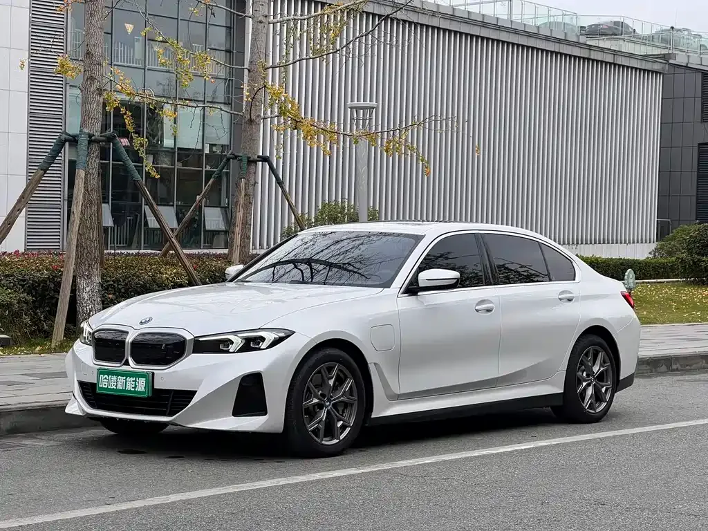 BMW i3 — фото 1
