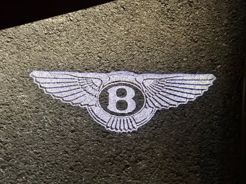 Bentley Bentayga — фото 10