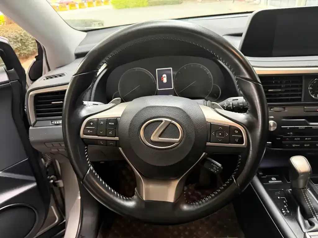 Lexus RX — фото 8