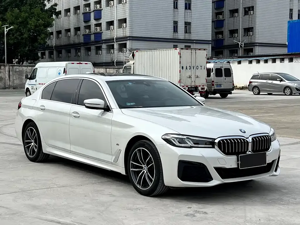 BMW 5 Series — фото 3