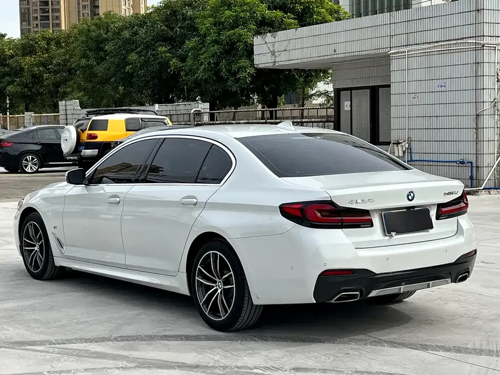 BMW 5 Series — фото 6