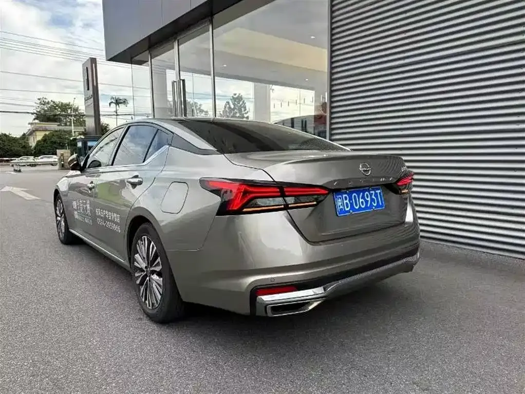 Nissan Teana — фото 2