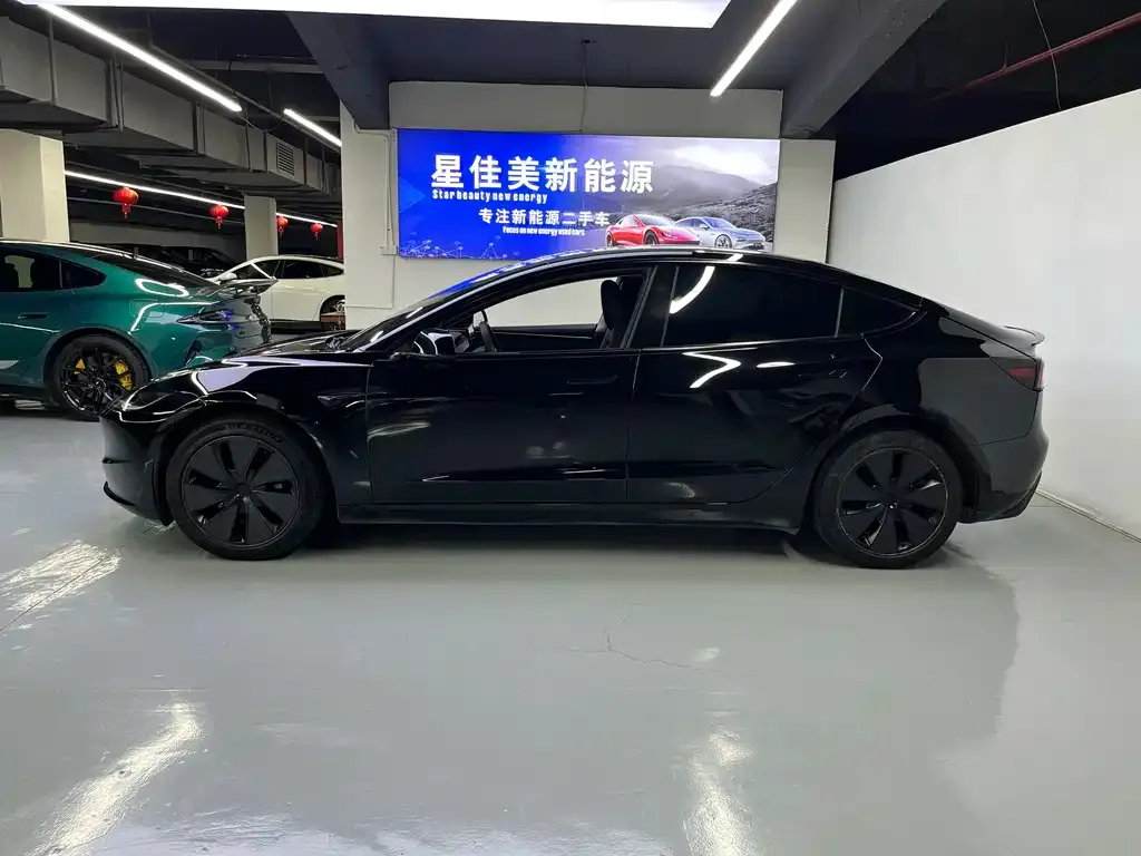 Tesla Model 3 — фото 4