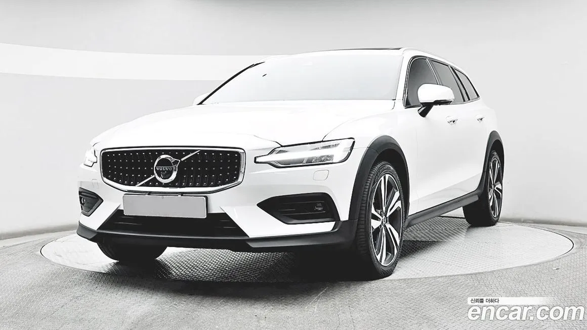 Volvo V60 — фото 1