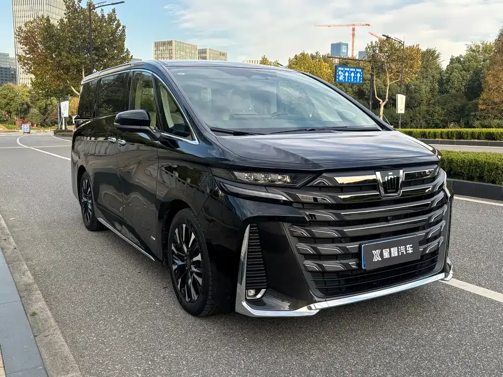 Toyota Vellfire — фото 3
